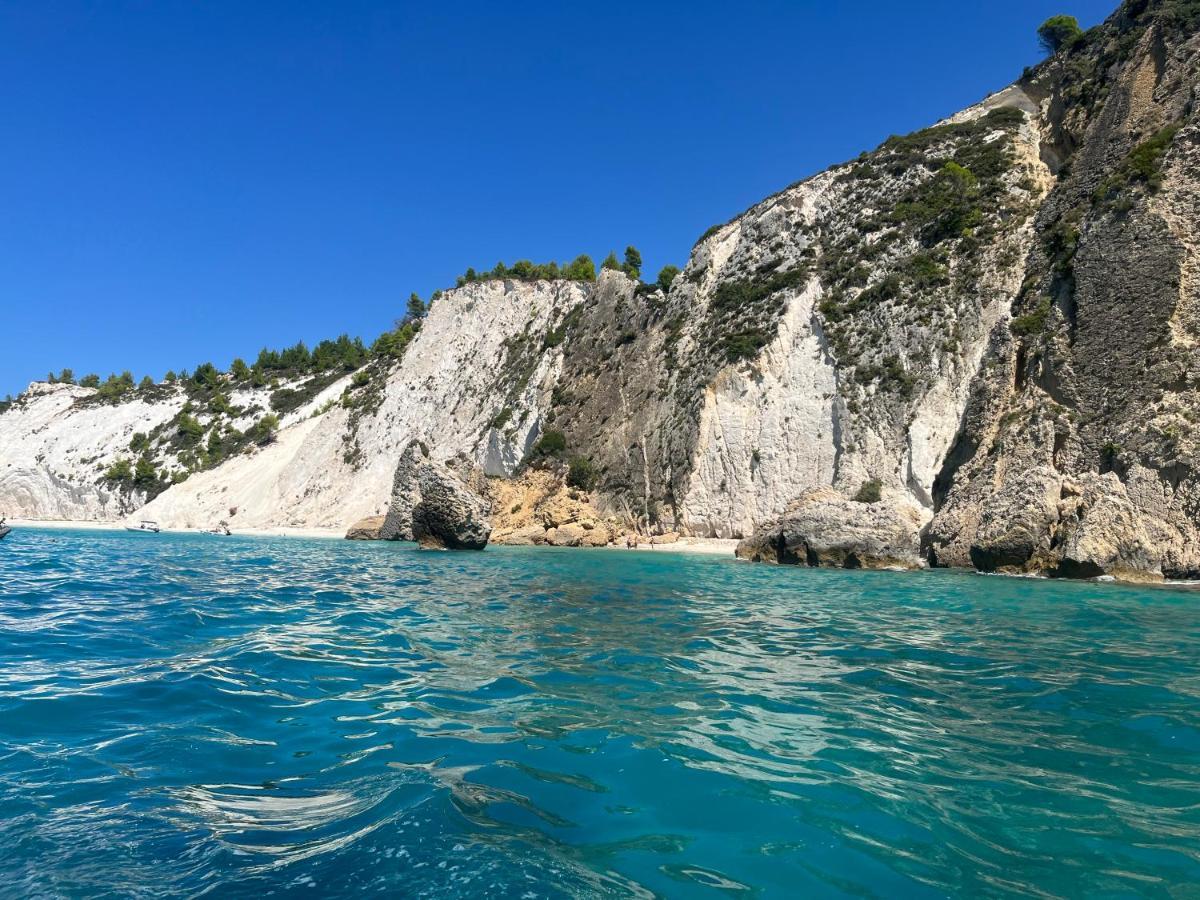 Apollonides Seafront Villa1 Aoede Lixouri Eksteriør billede