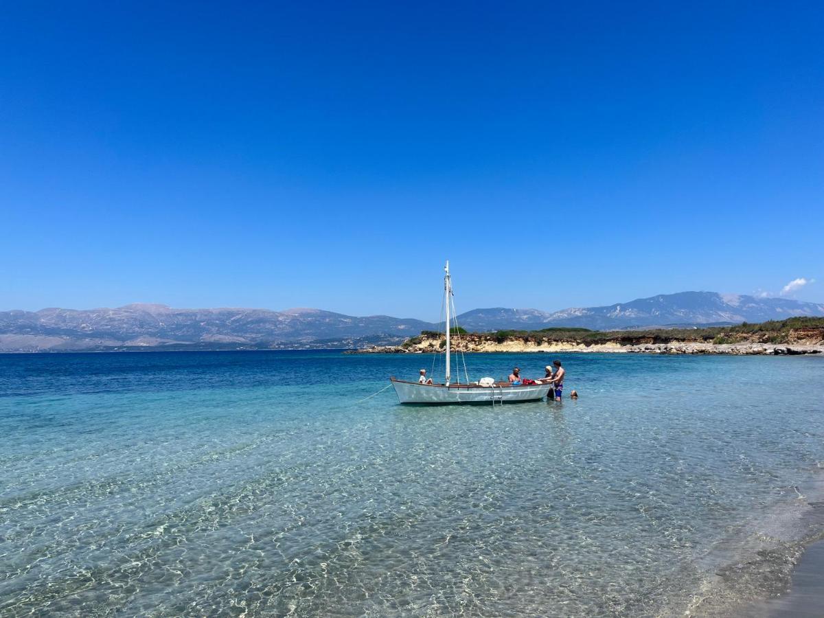Apollonides Seafront Villa1 Aoede Lixouri Eksteriør billede
